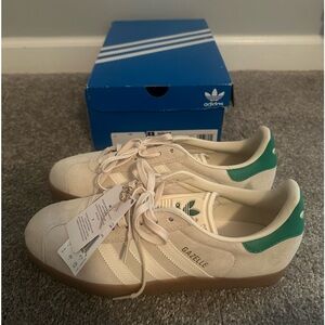 Adidas Gazelle Women’s size 9 Wonder White NIB